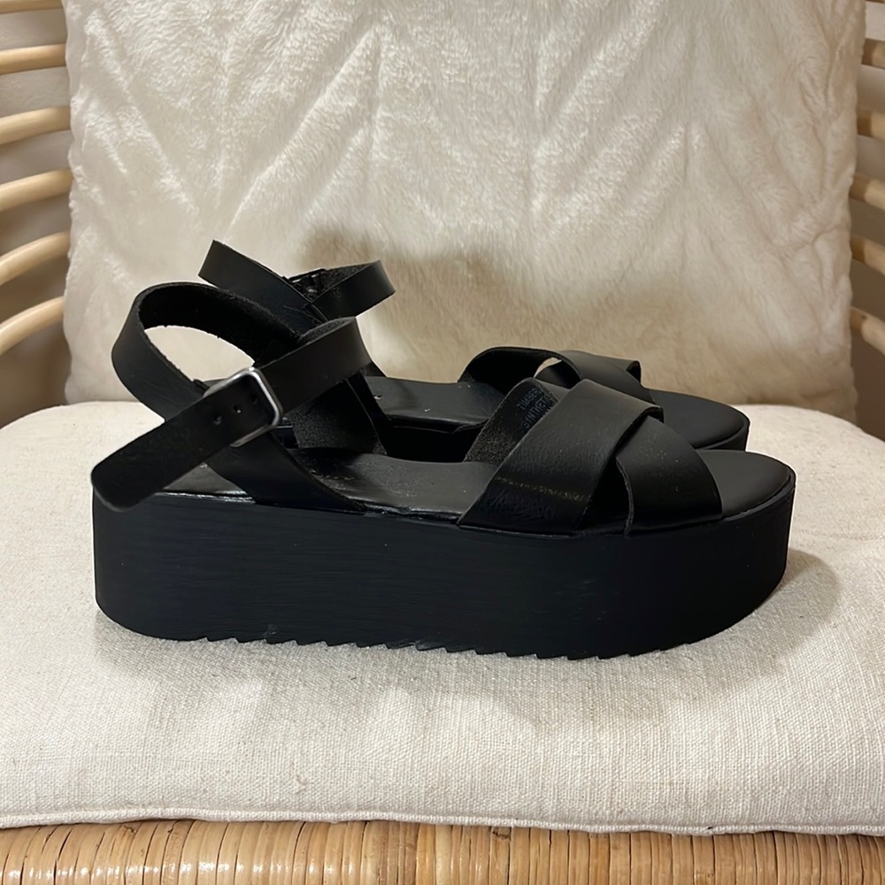 Rock & candy by Zigi platform sandals